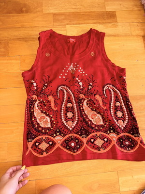 Red top size M
