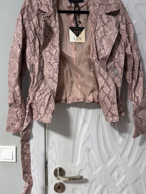 Qed London jacket new with tag, very wrinkled