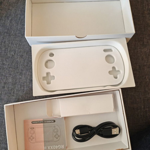 Anbernic RG40XX H handheld console like new, 4GB - 320GB storage