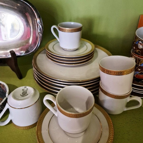 Vintage coffee set like new, 5 pieces with 6 Ionia dessert plates