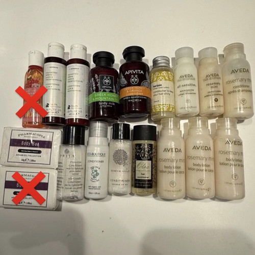 Body care set with 18 pieces including lotions, conditioners, shampoo, soaps