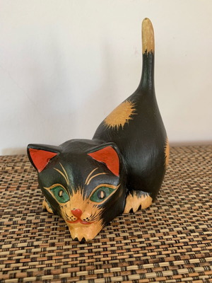 Handcarved wooden cat figurine new, decorative 12 cm