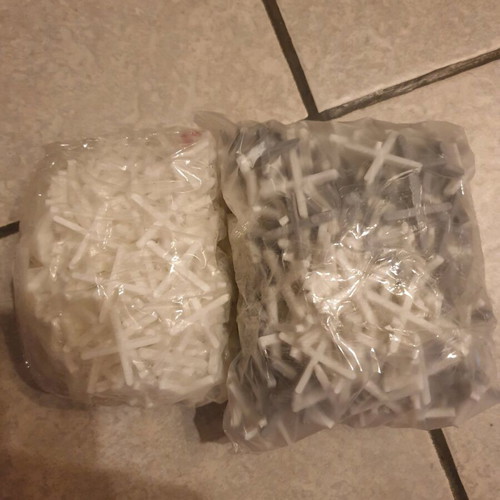 Tile leveling crosses like new