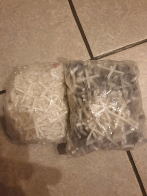 Tile leveling crosses like new