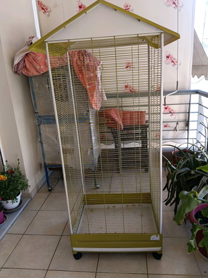 Bird cage used in very good condition