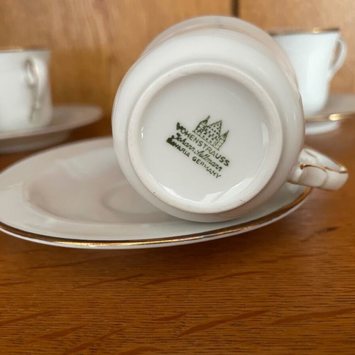 Porcelain coffee cups with saucers set of 4 like new