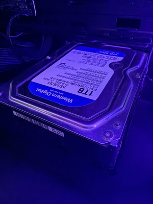 Western Digital Blue 1TB HDD WD10EZEX like new