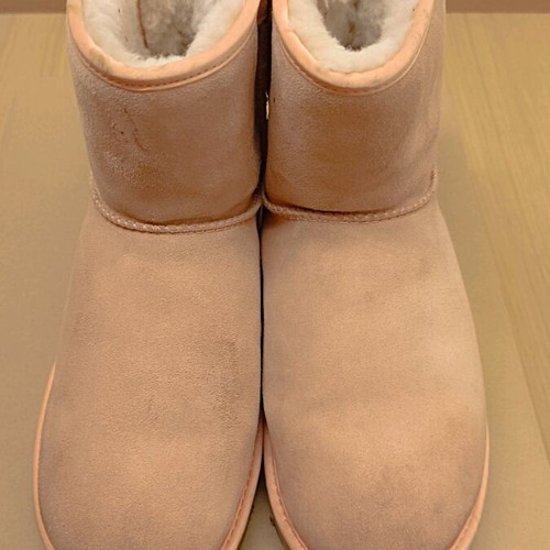 UGG pink boots with satin bow, like new