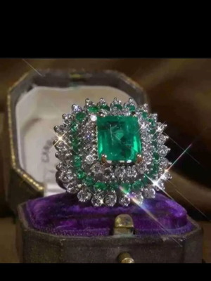 Art Deco women's ring new with 18k gold plating and green white zirconia