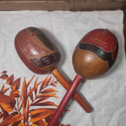 Set of 2 vintage Colombian Cartagena Maracas 26cm like new
