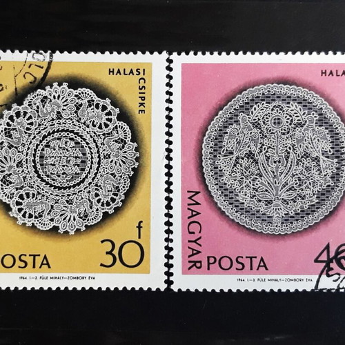 Σφραγίδες Halasi Csipke Lace Ουγγαρία 1964 σαν καινούργιες, ανάγλυφη υφή (2 τεμ.)
