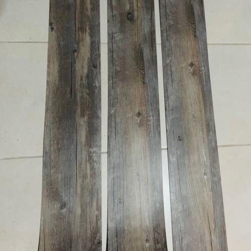 Vinyl floor strips unused, 2 packs, at least 17 pieces