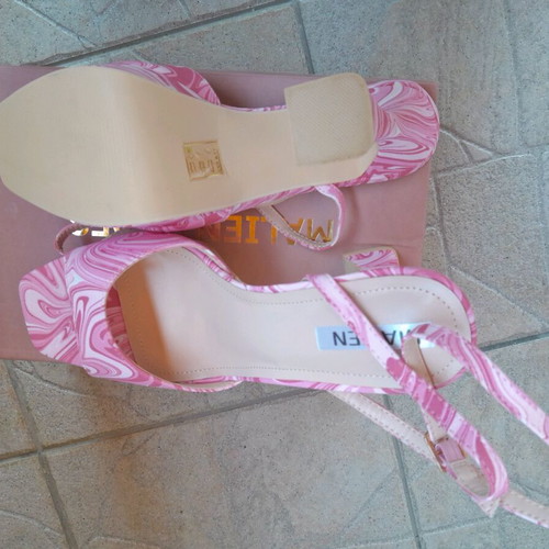 New sandals size 40