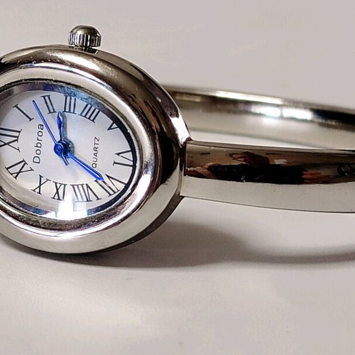 Dobroa Vintage Style Women's Watch new