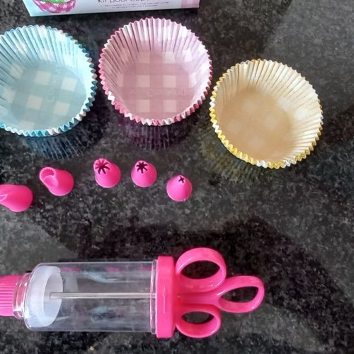 Sweet decorating set new in its box