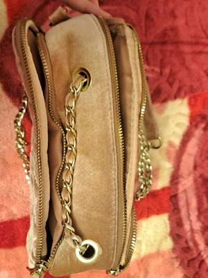 Velvet crossbody bag used with 2 compartments and gold chain pink