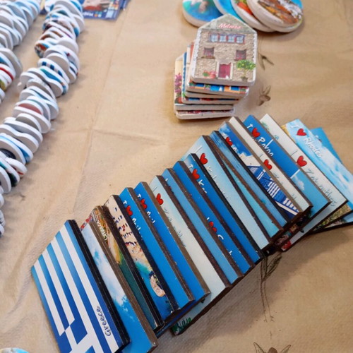 Tourist magnets new, pack of about 530 pieces