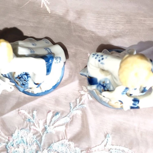 Porcelain figurines blue white vintage like new