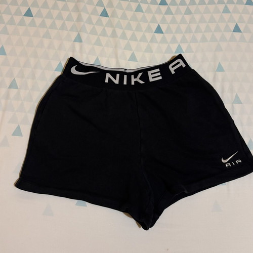 Nike Bermuda shorts like new, black