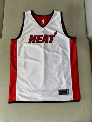 Champion sleeveless basketball shirt S like new with NBA Miami Heat print