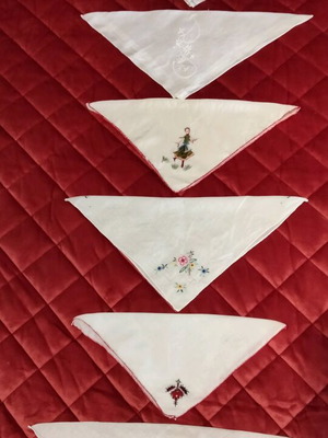 Vintage embroidered handkerchiefs collection like new, set of 7