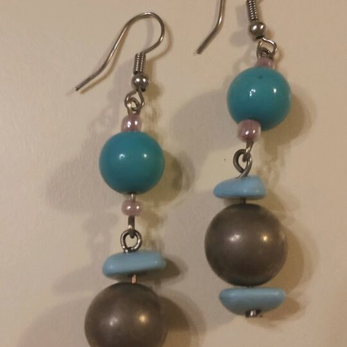 Dangling earrings with colorful beads new