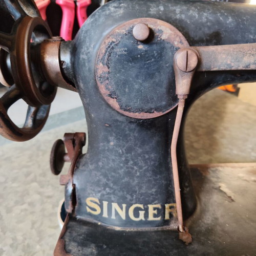 Singer sewing machine, non-functional, 1951