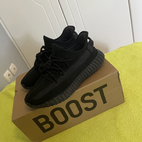 Adidas Yeezy Boost 350 V2 Onyx new sneakers size 41.5 black