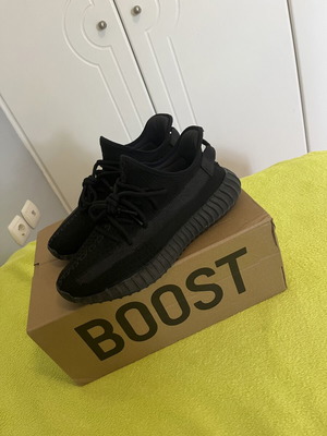 Adidas Yeezy Boost 350 V2 Onyx new sneakers size 41.5 black