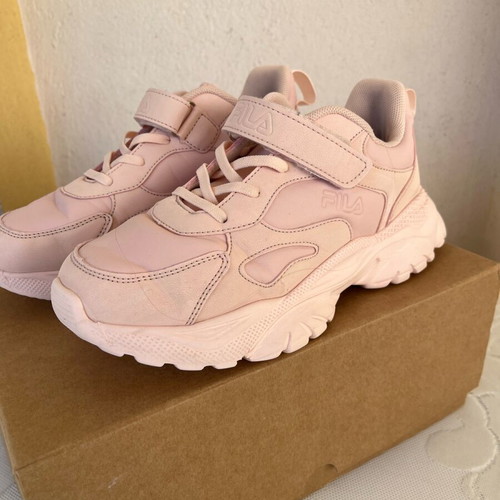 Fila pink shoes size 35 like new