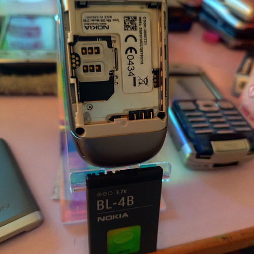 Nokia 2760 mobile phone like new, silver, charger included