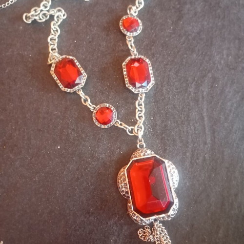 Vintage necklace statement with red crystal pendant, like new