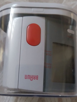 Braun wrist blood pressure monitor