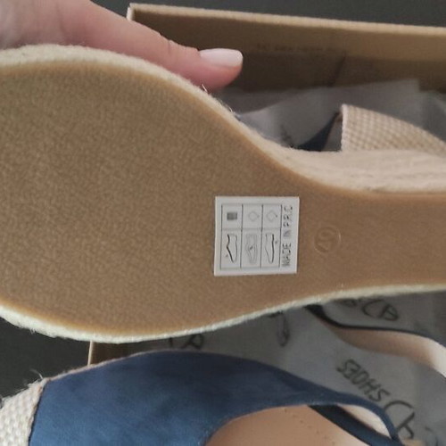 Comfort shoes size 40 like new, blue sandals platforms