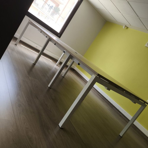 Desks for open space or meeting room like new, various sizes
