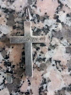 Solid silver cross like new with engraved calligraphic letters
