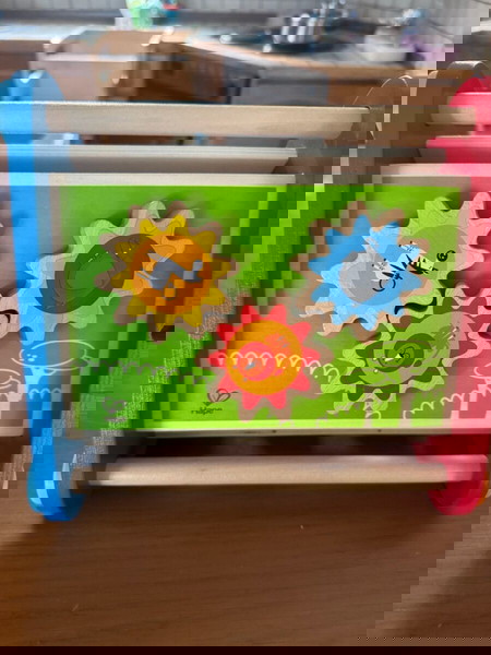 Hape ξύλινο κέντρο δραστηριοτήτων