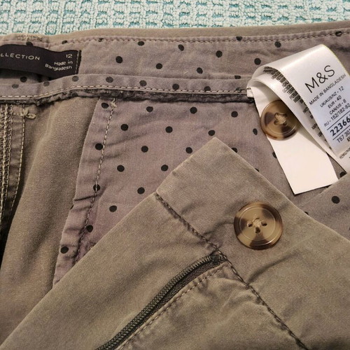 M&S women's chino shorts size 12 Eur40 like new, khaki