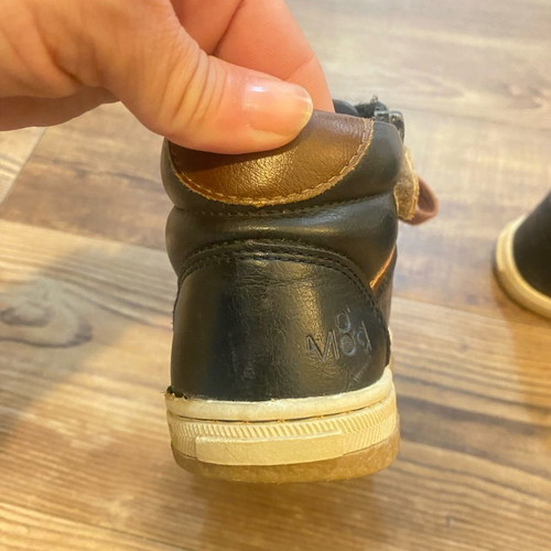 Anatomical kids boots used, size 28