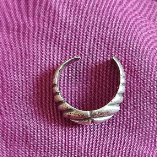 Silver 925 ring refurbished, broken at the back