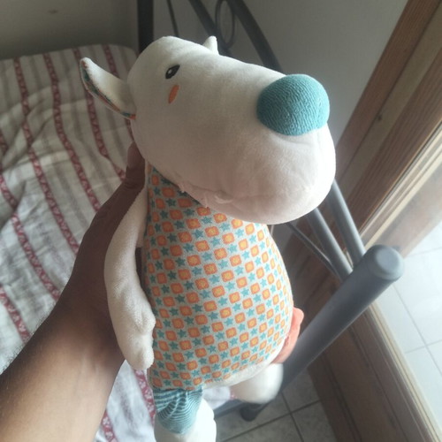 Plush dog in like-new condition