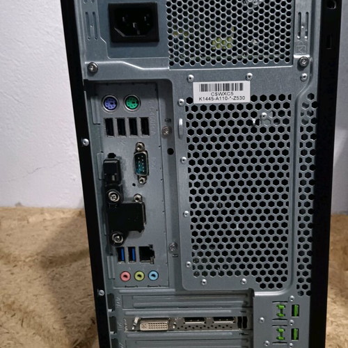 Fujitsu Celsius W530 workstation with Intel Xeon e1225v3, 16GB RAM, Quadro K600