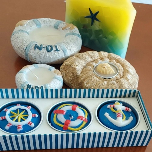Vintage candle set like new, various shapes including ceramic and tealight