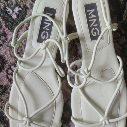 Mango sandals like new, size 39