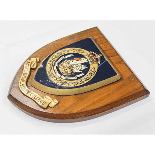 Αγγλική πλάκα σε ξύλινη βάση Royal Navy Staff College