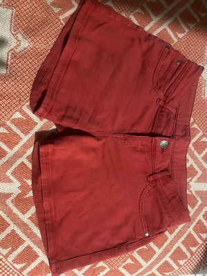 Shorts like new, size M 38 10, red