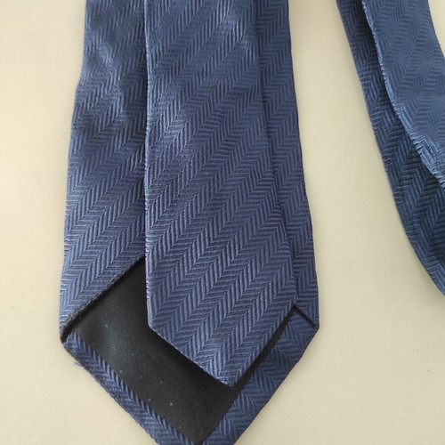 The Bostonians men's tie like new blue