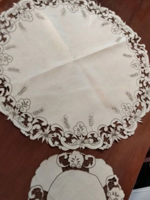 Handmade cutwork linen set of three pieces like new