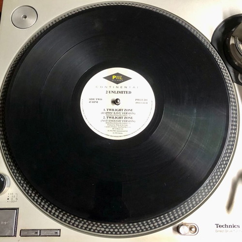 2 Unlimited Twilight Zone vinyl 12" 45 RPM used, electronic