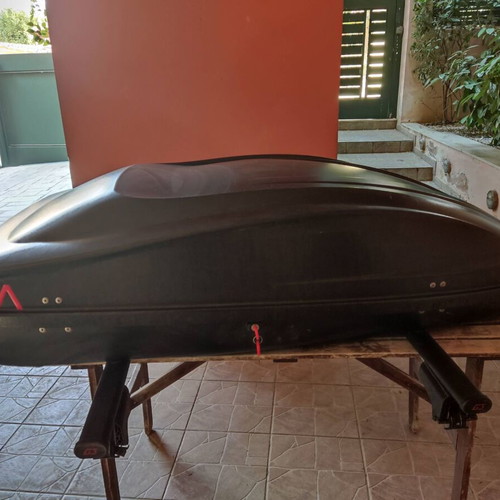 G3 Spark 400 Nero roof box with G3 roof bars